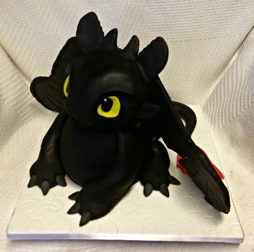 large.3D_Black_Dragon_Birthday_Cake.jpg.