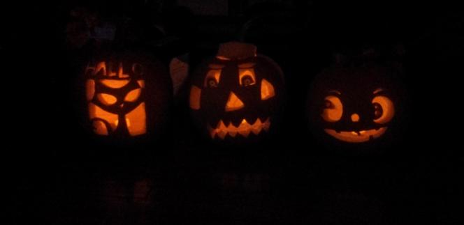 large.Lit_Pumpkins_on_Parade_102815.jpg.