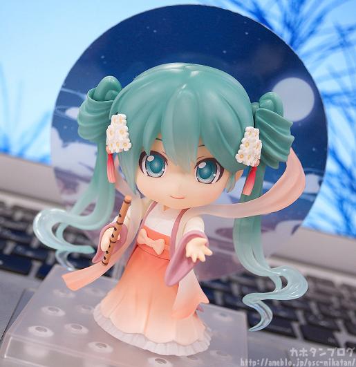 large.1652132196_NendoroidHatsuneMiku_HarvestMoon110418.jpg