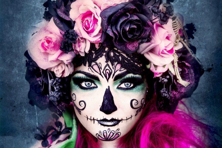 large.2098795780_Day-of-the-Dead-woman-in-costume-with-skull-face-makeup-768x514110219.jpg